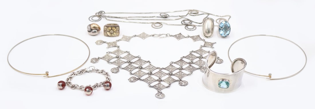 JEWELRY. Collection of Silver Jewelry Inc. E Pearl (1 of 20)