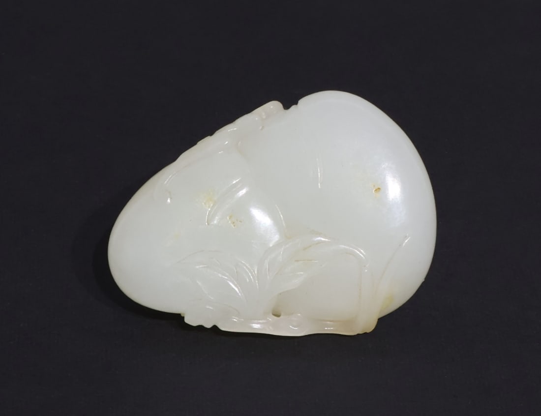 Chinese White Jade Peach with a Bat Carving. (1 of 9)