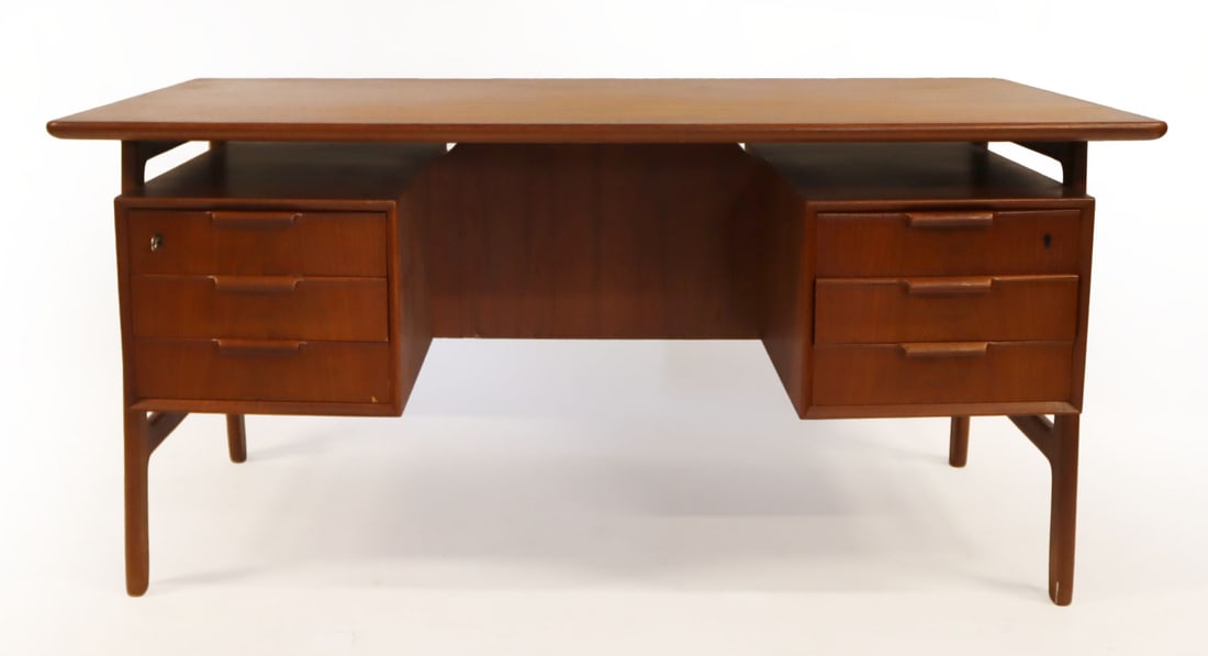 Midcentury Danish GUNNI OMANN Teak Desk #75.: Gunni Omann Danish Modern Model #75 Teak Desk by Omann Jun. From a Danbury, CT estate. - Dimensions: 29" x 32" x 60"