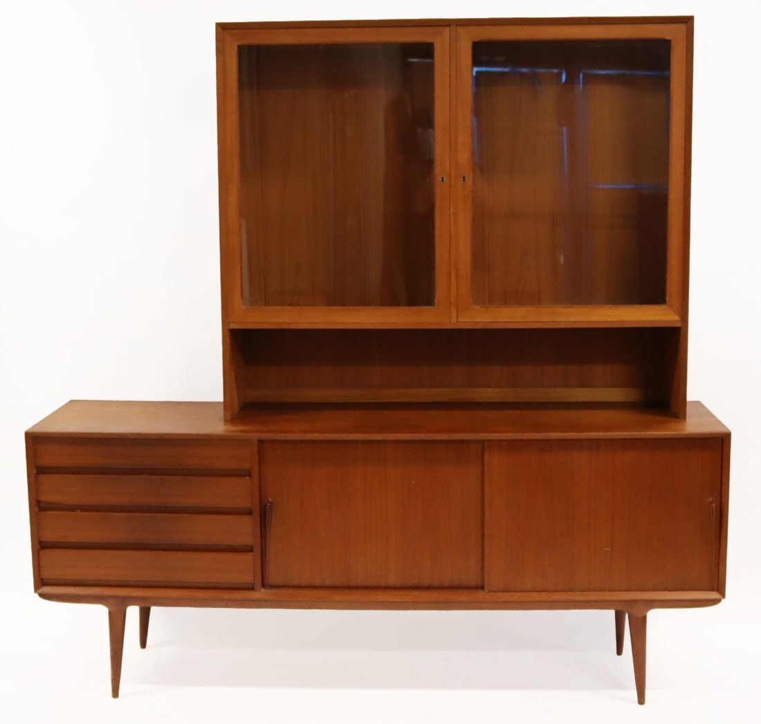 Danish Modern Teak Server / Cabinet. (1 of 12)