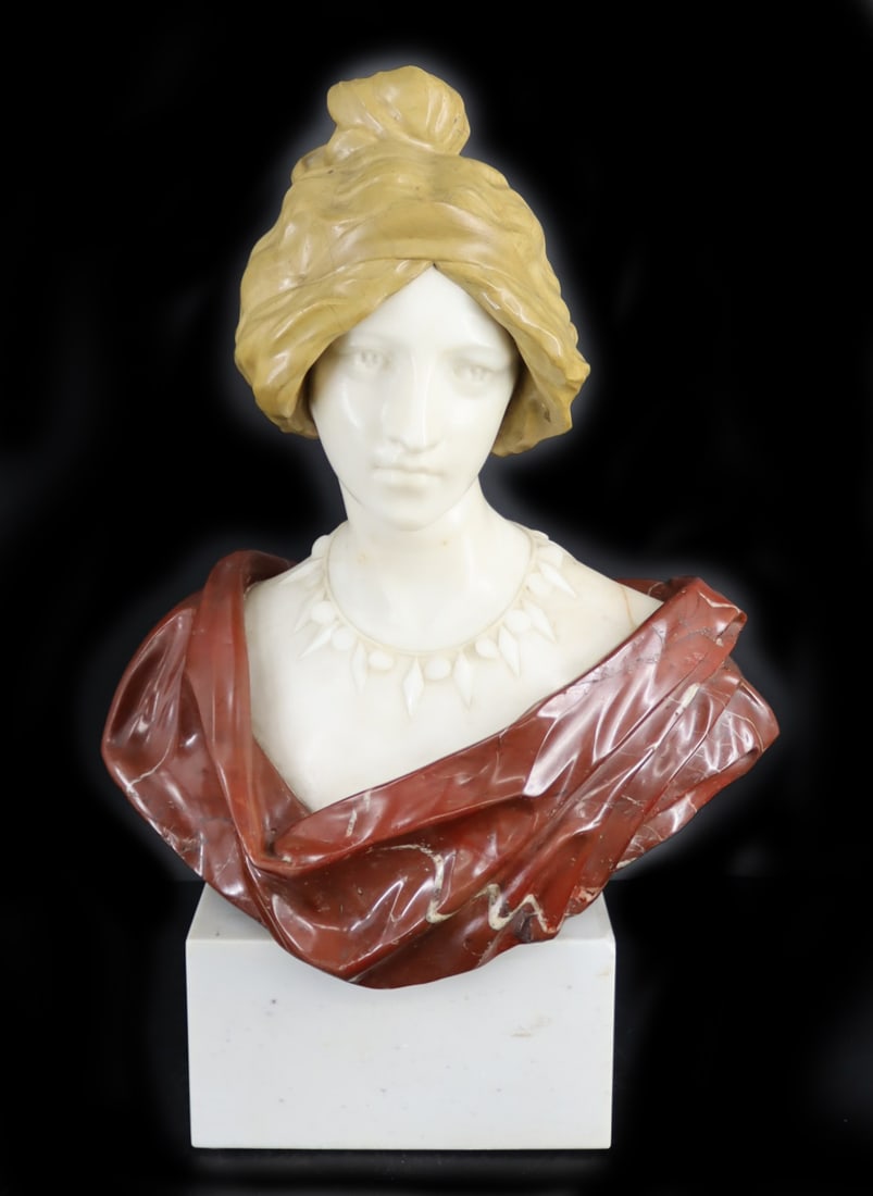Antique Marble Bust Of A Beauty On Stand. (1 of 7)