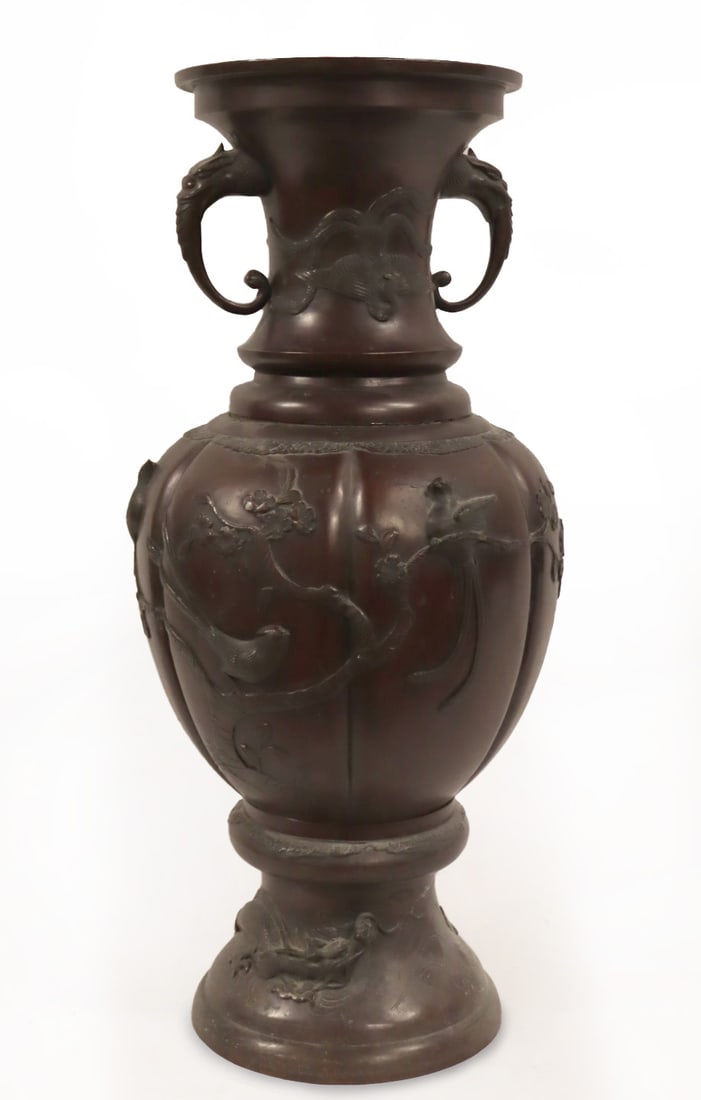 Large Japanese Meiji Bronze Urn. (1 of 13)