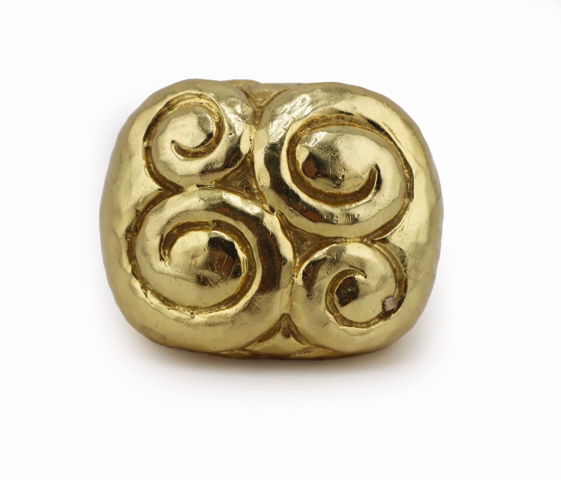 JEWELRY. Chunky 14kt Gold Handhammered Ring. (1 of 6)
