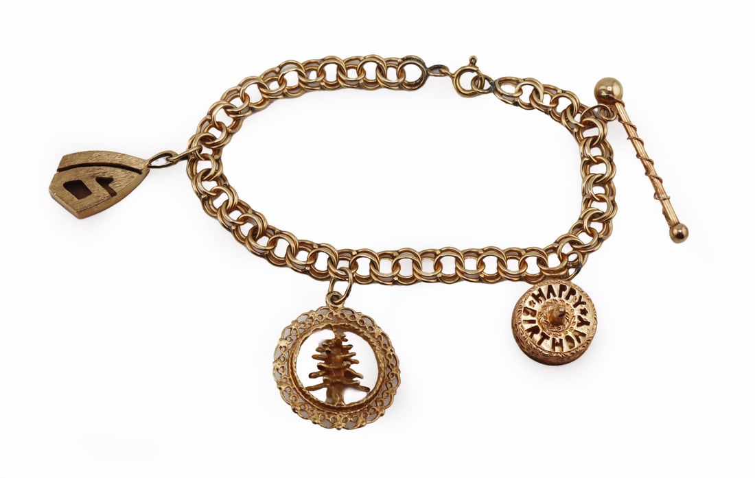 JEWELRY. 14kt Gold Charm Bracelet with (4) Gold (1 of 10)