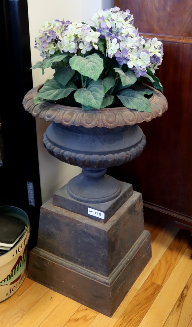 Large Contemporary English Urn with Handles. (1 of 3)