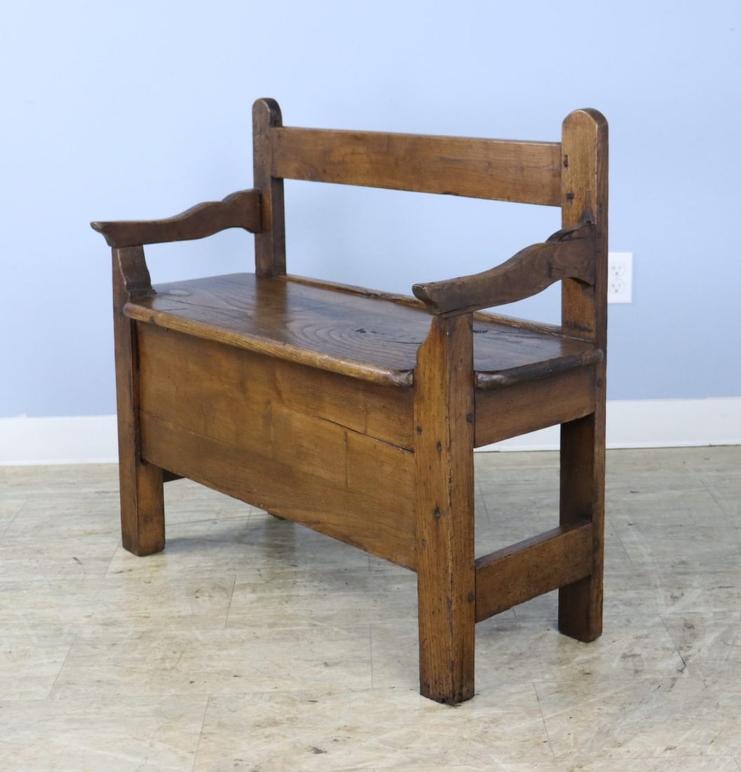 Small Antique French Chestnut Seat. (1 of 11)