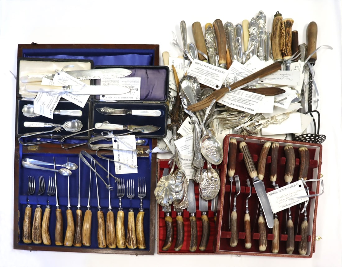 Assorted Silverplated, Wood, & Stainless Flatware. (1 of 10)