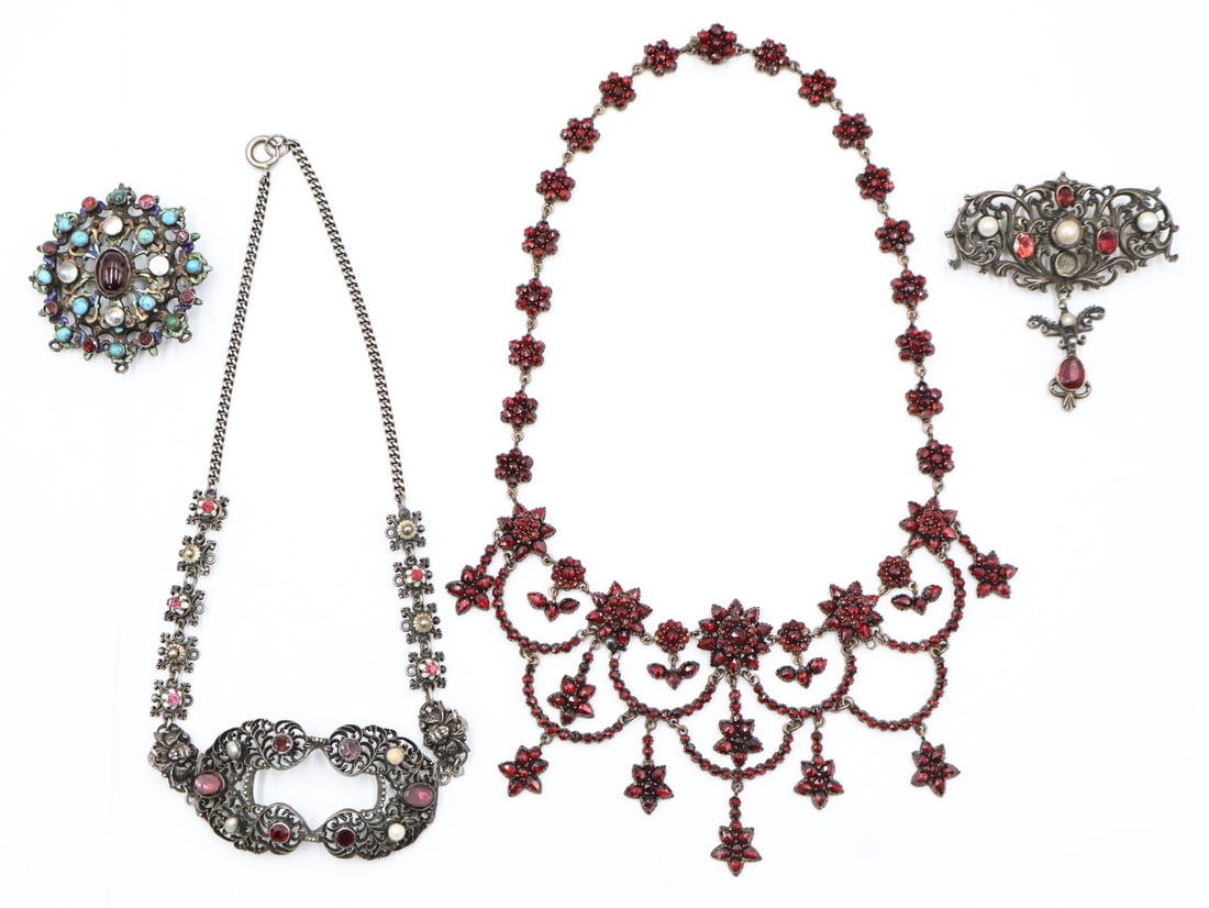 JEWELRY. Gem Jewelry Grouping. (1 of 12)