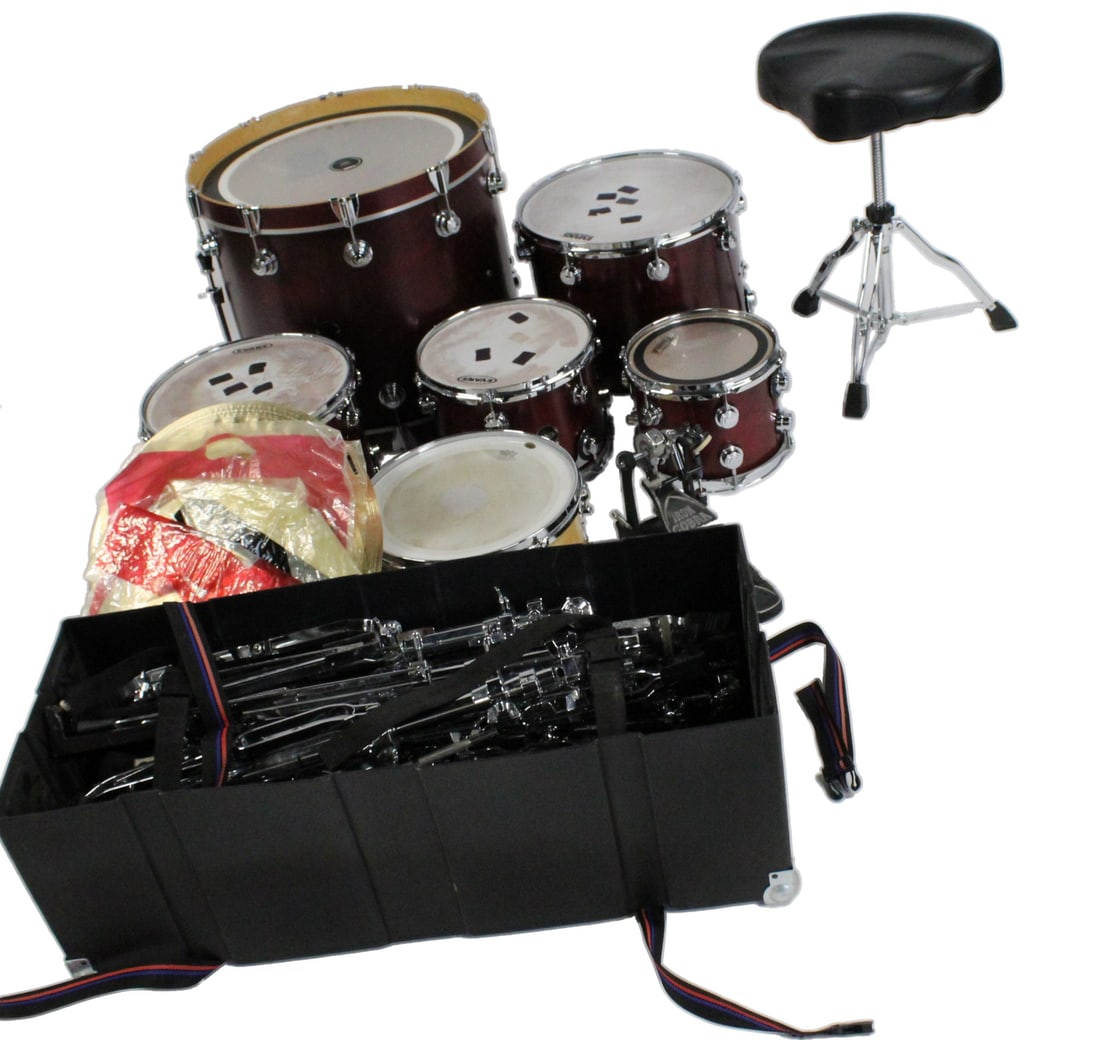 Vintage Drum Kit In Hard And Soft Shell Cases. (1 of 17)