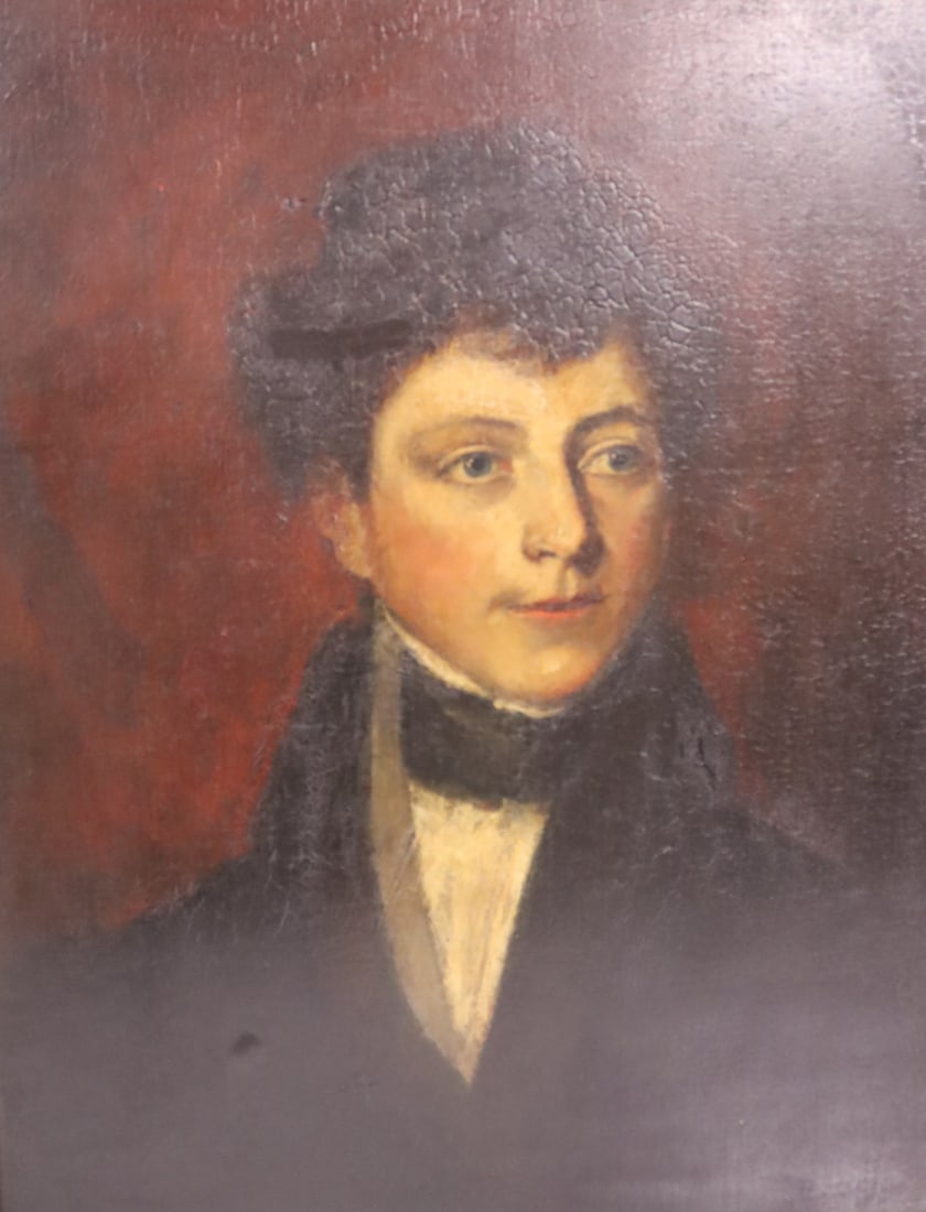 UNSIGNED Oil On Canvas Portrait Of A Gentleman. (1 of 5)