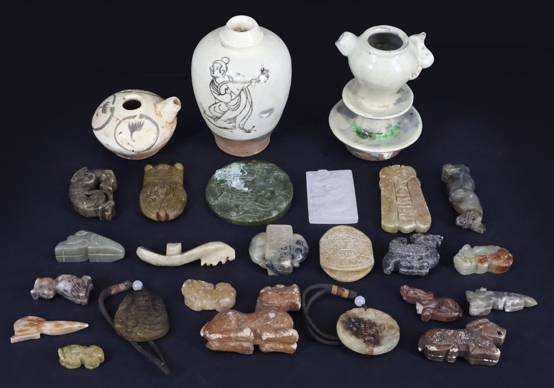 (25) Chinese Hardstone Carvings and Ceramics. (1 of 14)