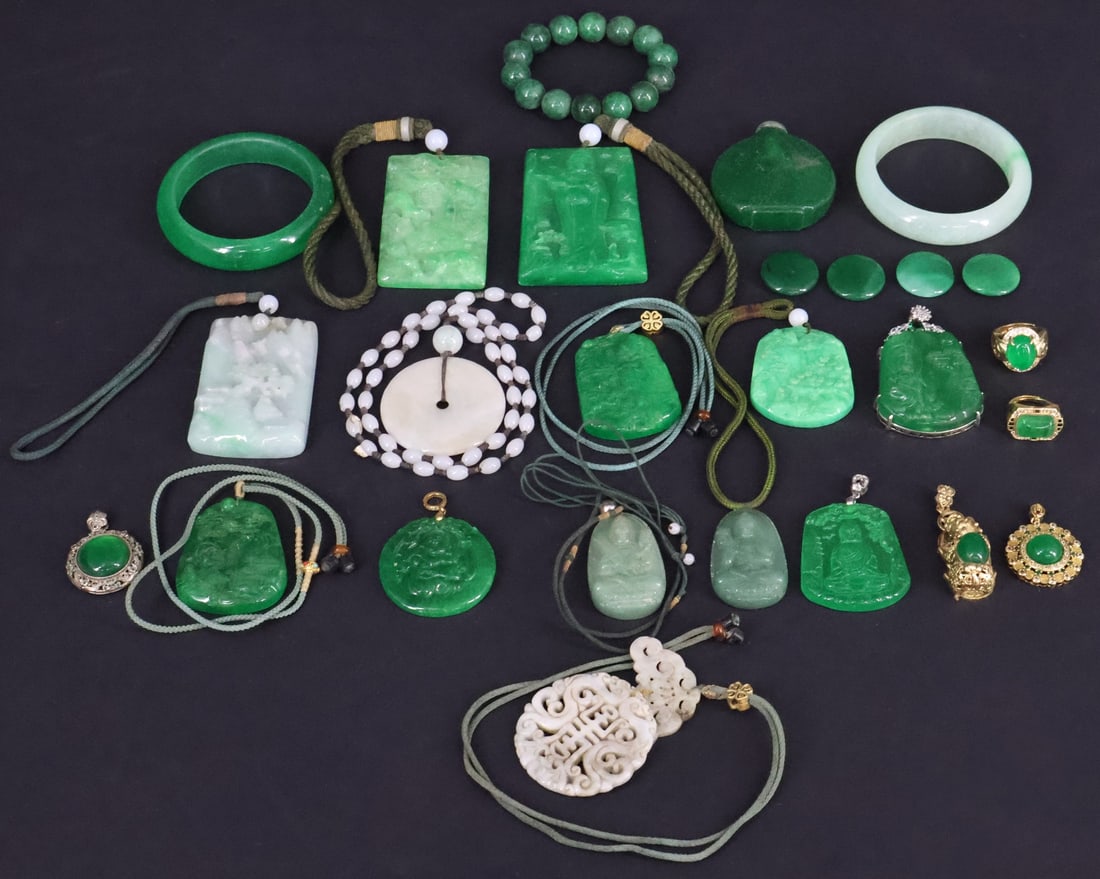 (26) Pieces of Jade and Hardstone Carvings. (1 of 15)