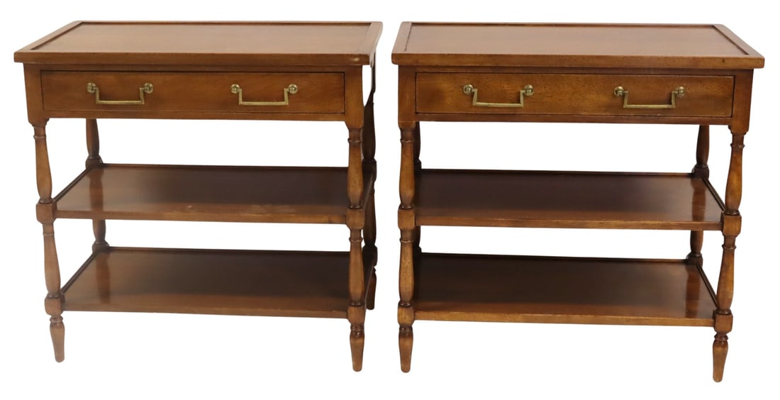Pair of Vintage Mahogany One Drawer Nightstands. (1 of 6)
