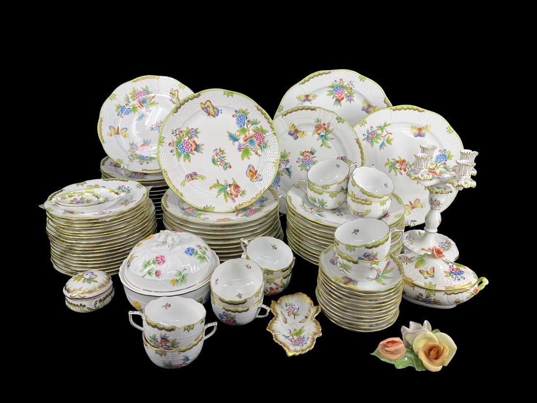 HEREND Queen Victoria Large Porcelain Grouping: Beautiful large grouping to include 24 Dinner Plates (10"), 12 Soup Bowls( 9.75"), 3 Serving Platters (12.75", 11.75", 11"), 12 Saucers & 12 Cups, Small Tureen (7.5")