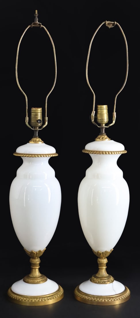 Fine Quality Pair Of Opaline Glass Lamps. (1 of 8)