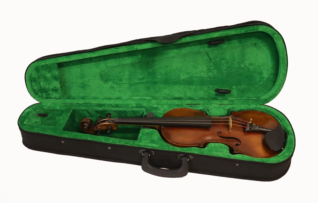 Paul F. Plath Signed American Violin. (1 of 9)