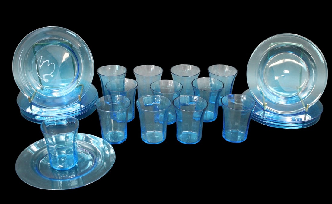 Set of Steuben CELESTE Blue Glasses & Plates. (1 of 5)