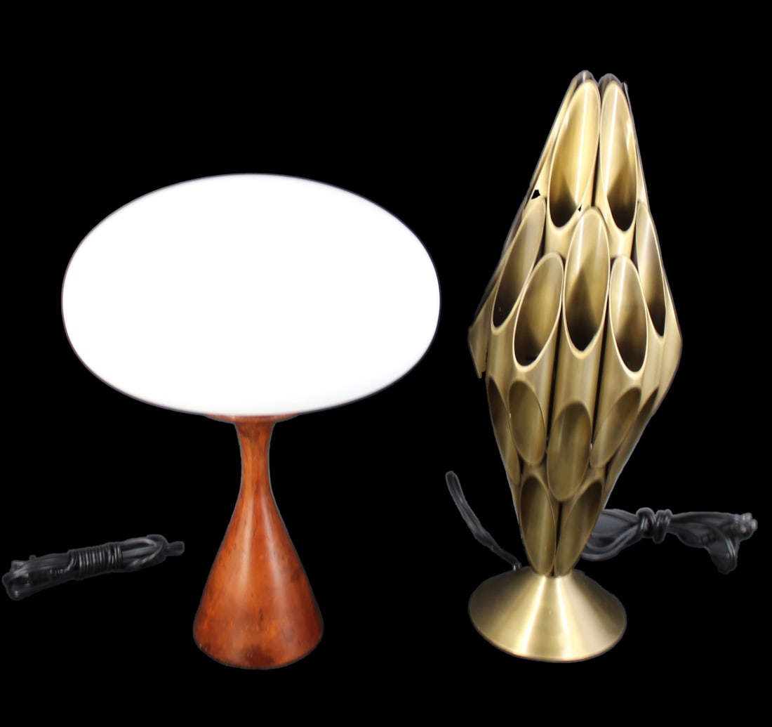 Lot of 2 Midcentury Style Lamps. (1 of 4)