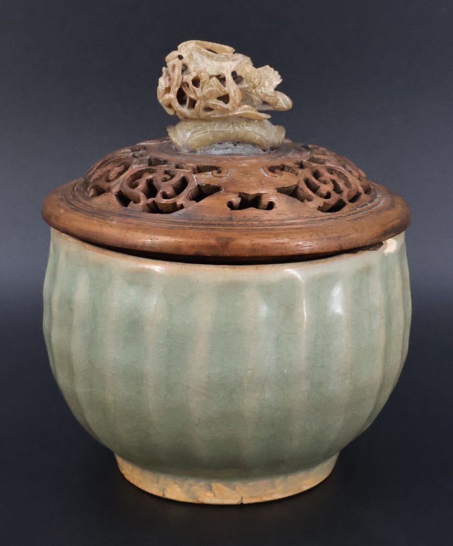 Chinese Bowl with a Pierced Lid and Jade Finial. (1 of 9)
