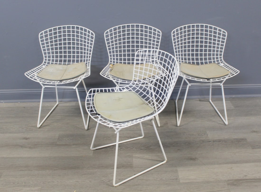 Harry Bertoia Set Of 4 Chairs.: From a Greenwich CT estate. - Dimensions: 30" x 21" x 17"