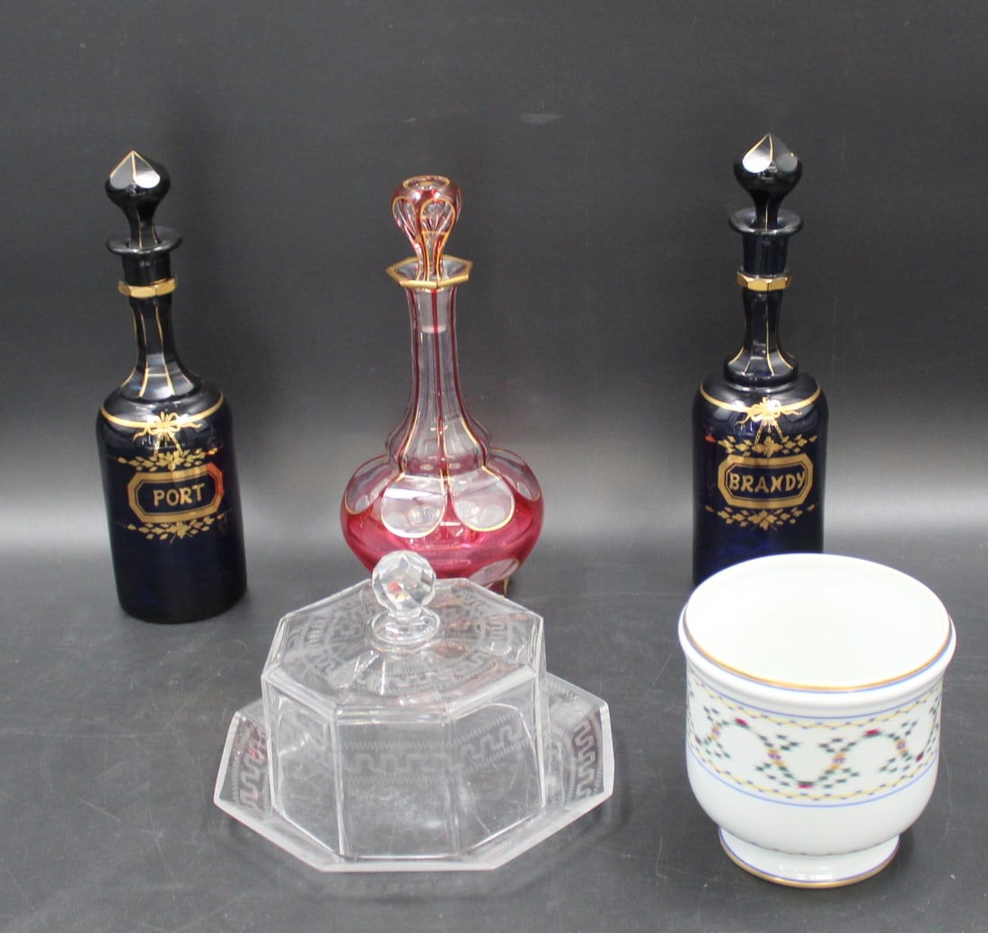 Lot of Assorted Glassware. (1 of 7)