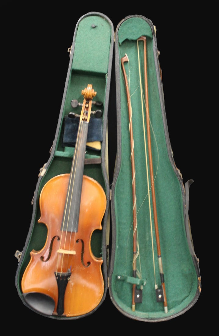 Vintage Violin and 2 Bows with a Hardshell Case. (1 of 10)