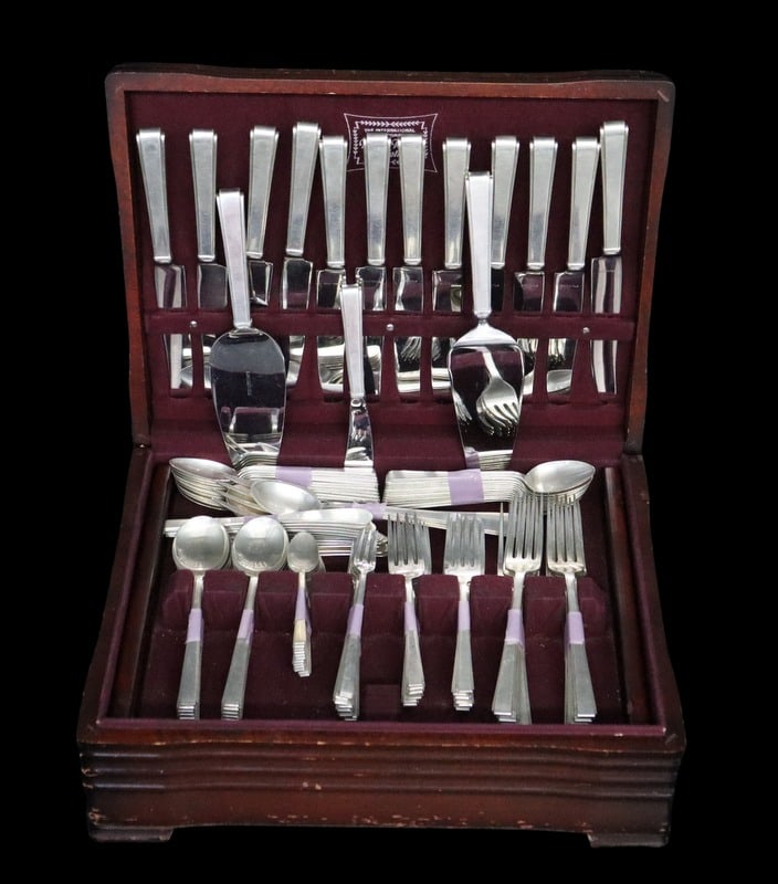 STERLING. Lunt Modern Classic Sterling Flatware (1 of 12)