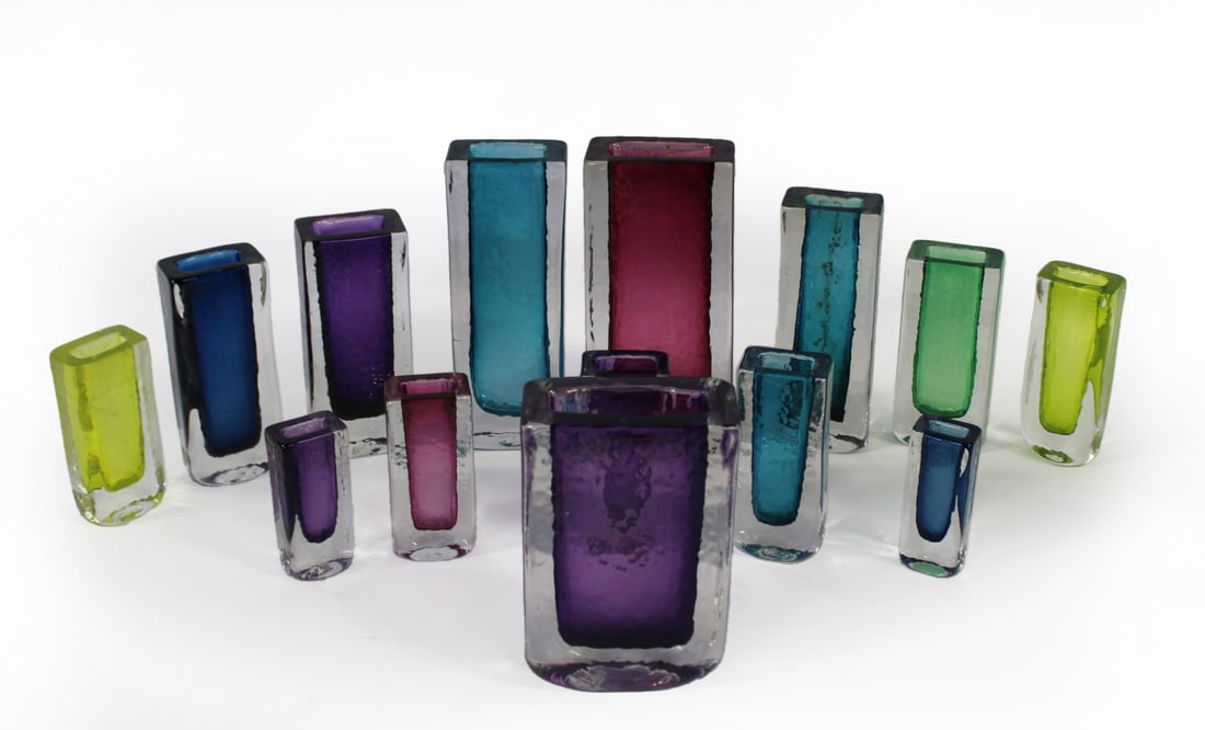 Lot of 13 Midcentury Art Glass Vases. (1 of 6)