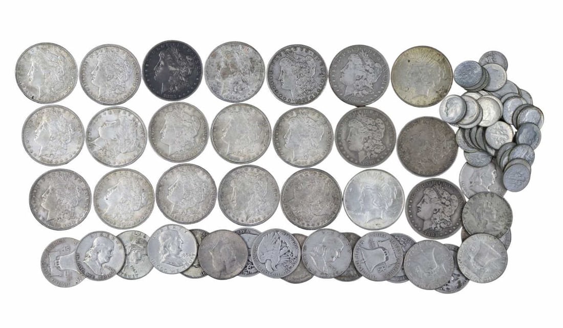 NUMISMATICS. Morgan, Peace, and Junk Silver Group. (1 of 16)