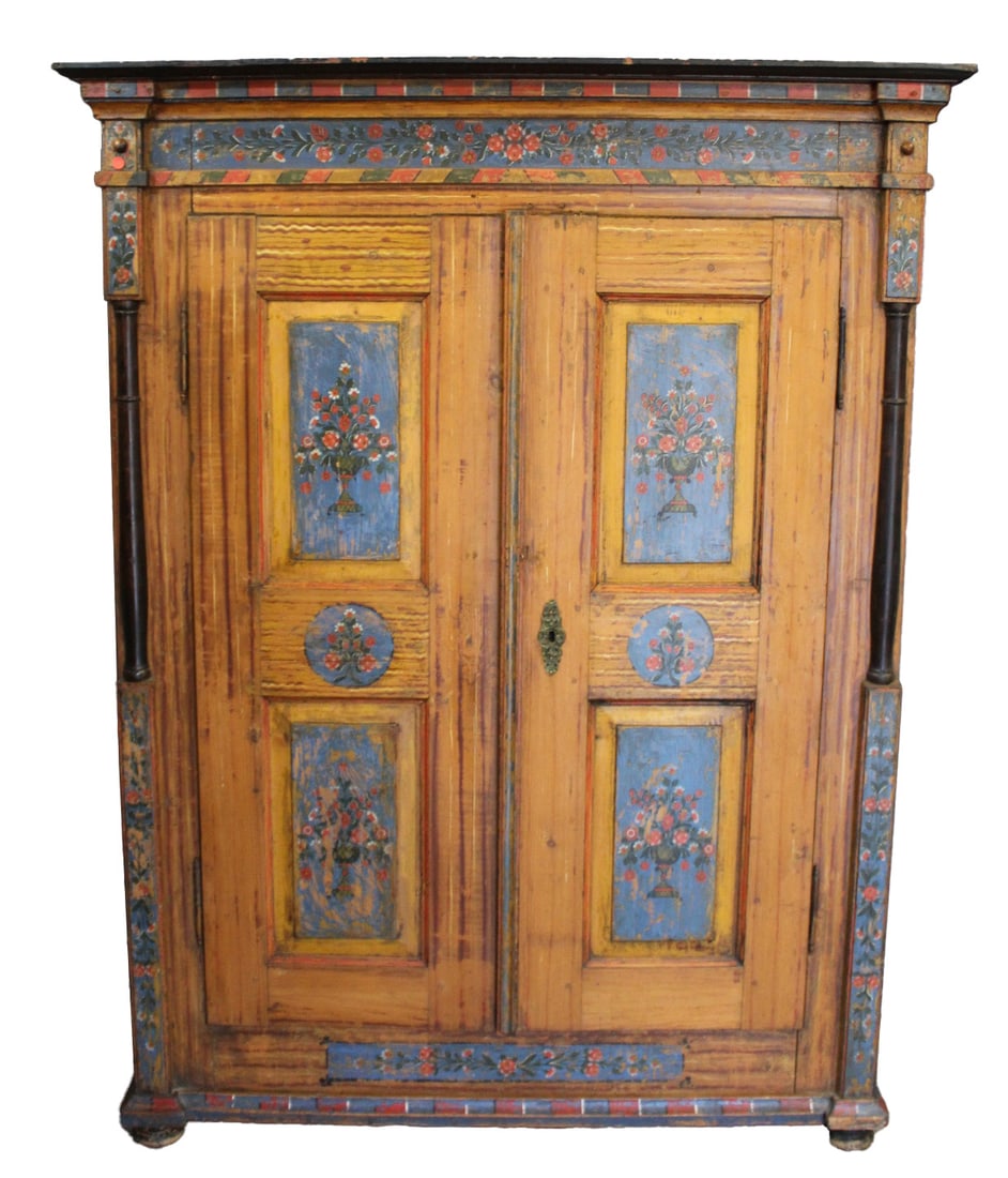 Antique Hand Painted 2 Door Armoire / Cabinet. (1 of 7)