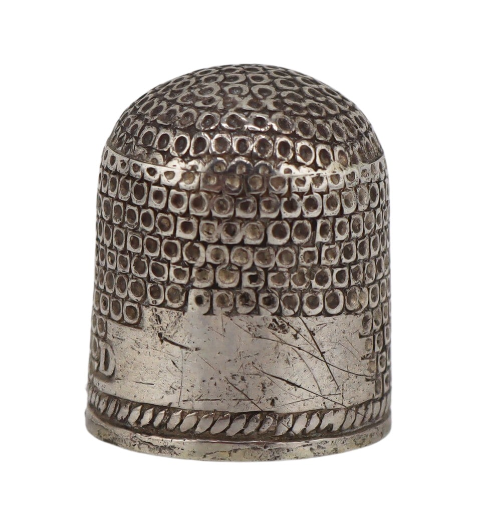 SILVER. Antique Signed 'D' Antique Silver Thimble. (1 of 6)