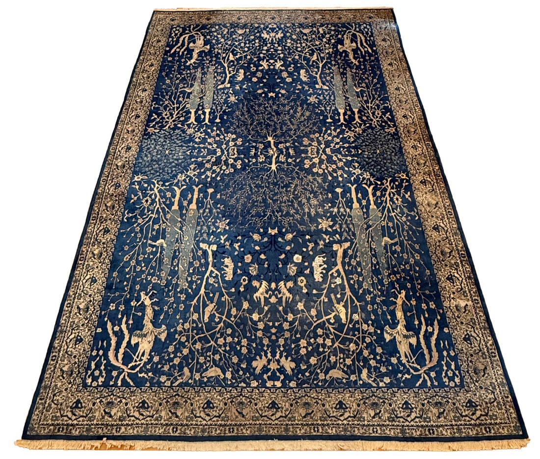 Magnificent Palace Size Antique & Finely Hand: Knotted Carpet. From a Mamaroneck, NY estate. - Dimensions: 14ft 10" x 21ft