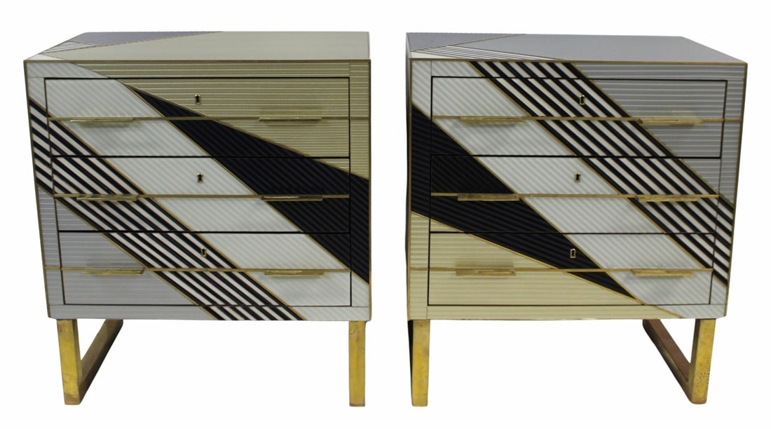 Pair of Modernist Four Drawer Italian Chest. (1 of 15)
