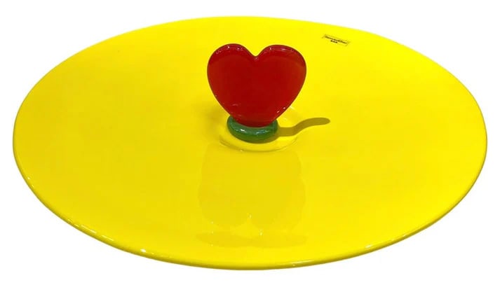 Modern Barovier Toso Green Yellow Art Murano Glass: Centerpiece Bowl. 1990s rare and striking example of Murano glass artistry, this vibrant plate centerpiece signed by Barovier & Toso B.A.G. Barovier Art Glass. This signature identifies very