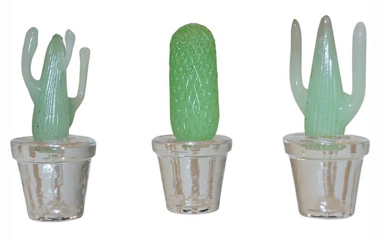 1990s Marta Marzotto Miniature Green Murano Glass: Cactus Plants by Formia. Italian minimalist collectible miniature plants of limited edition, Modern Design by Marta Marzotto, realized by Formia, 3 different lifelike organic shapes in verdant emerald