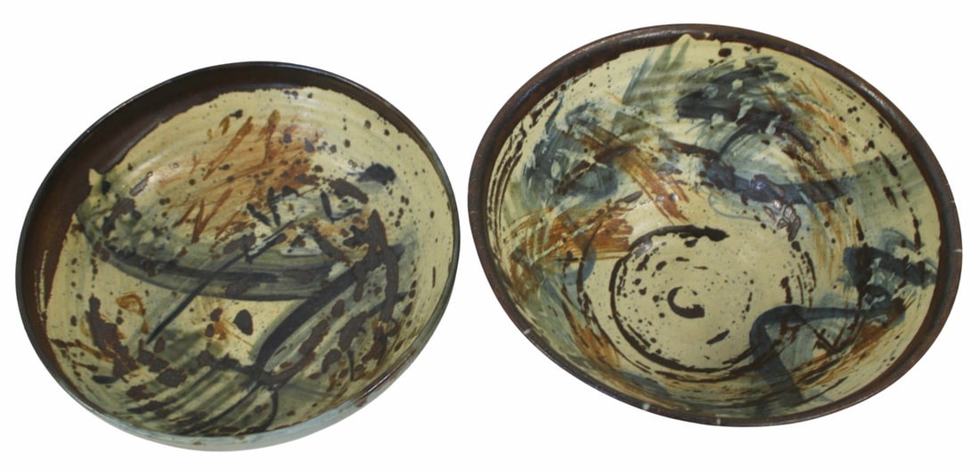 Vivika and Otto Heino (American, 20th Century).: Large Bowl and under plate. Signed. From a NYC estate. - Dimensions: 5.5"x10.75" & 3.5" x 11"