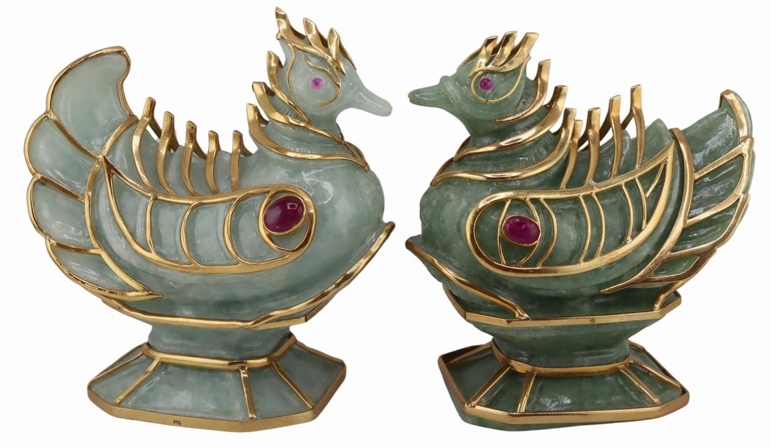 Pair of Signed MB 17kt Gold and Ruby Jade Birds. (1 of 13)