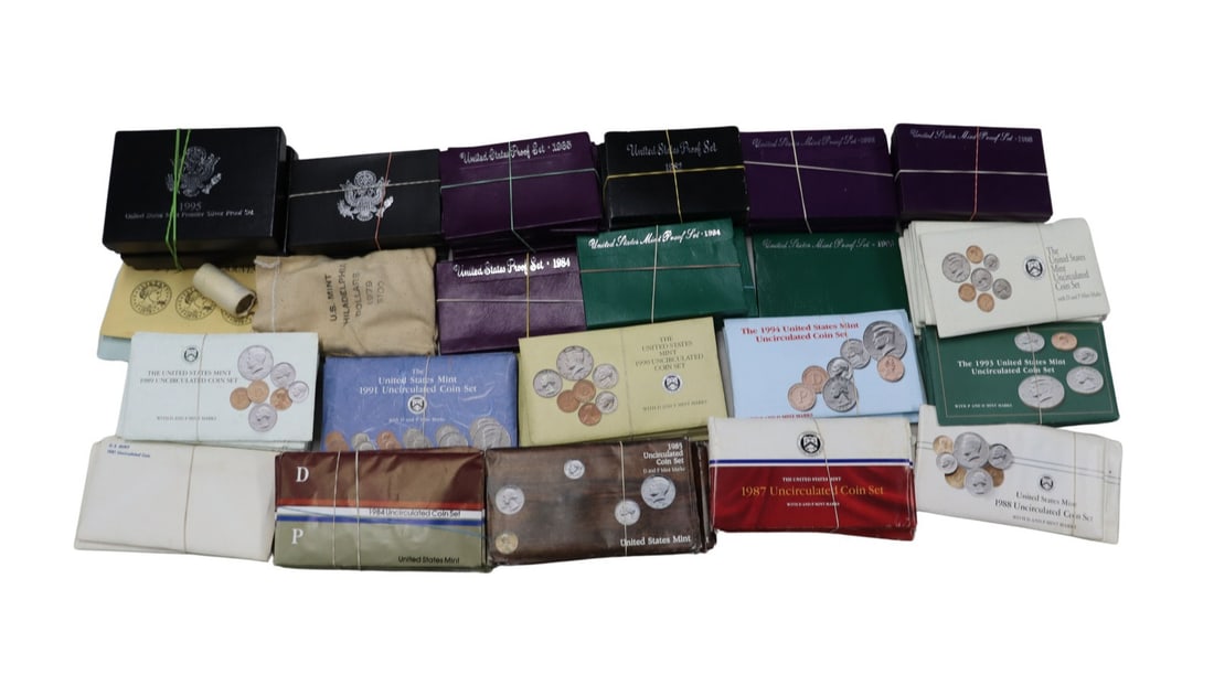 NUMISMATICS. Massive Proof & UNC Set Incl. Silver. (1 of 14)