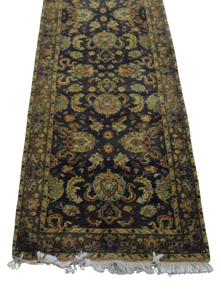 Vintage And Finely Hand Knotted Runner. (1 of 6)
