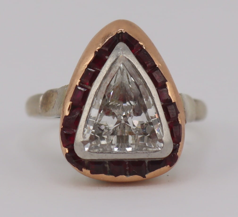 JEWELRY. Triangular Faceted Diamond and Ruby Ring. - 3