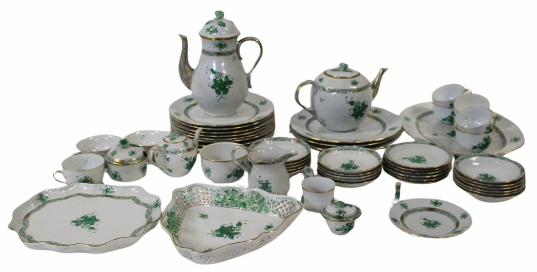 HEREND Lot of Chinese Green Bouquet Porcelain (1 of 13)