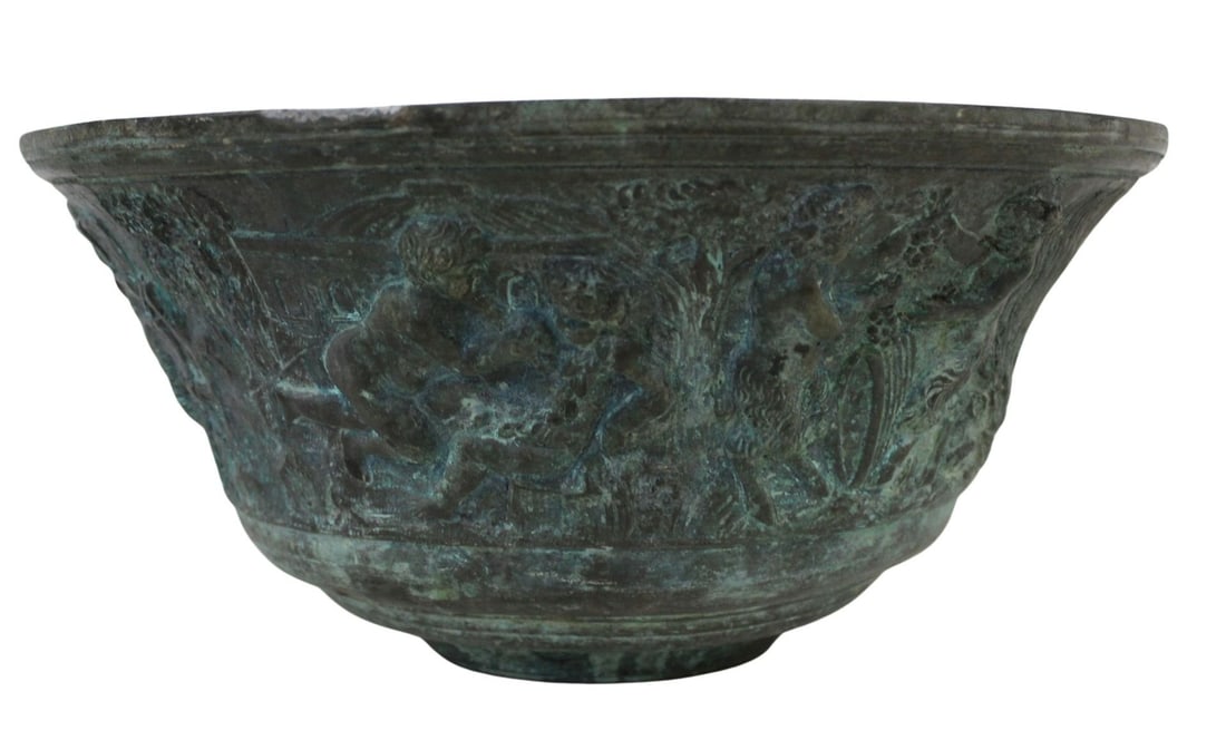 Antique Bronze Planter. (1 of 4)