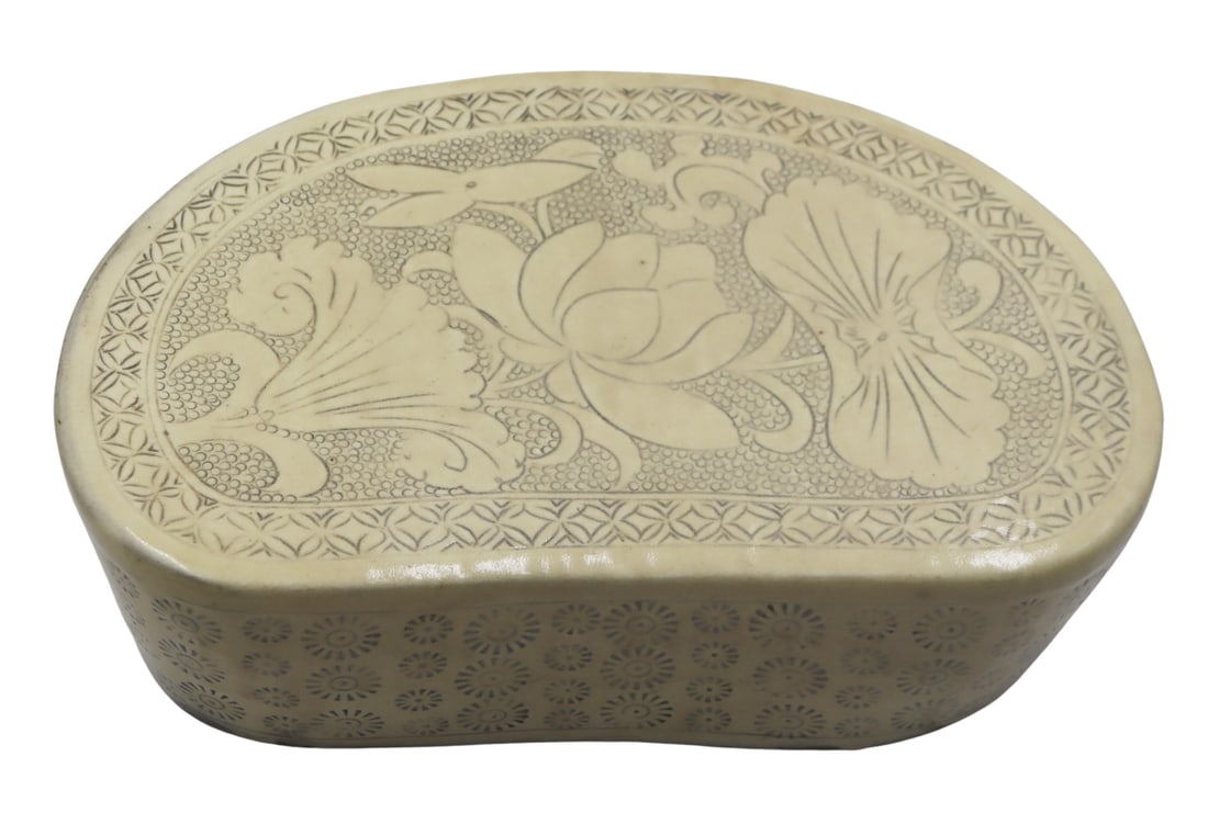 Chinese Cizhou Incised Chrysanthemum Pillow. (1 of 8)