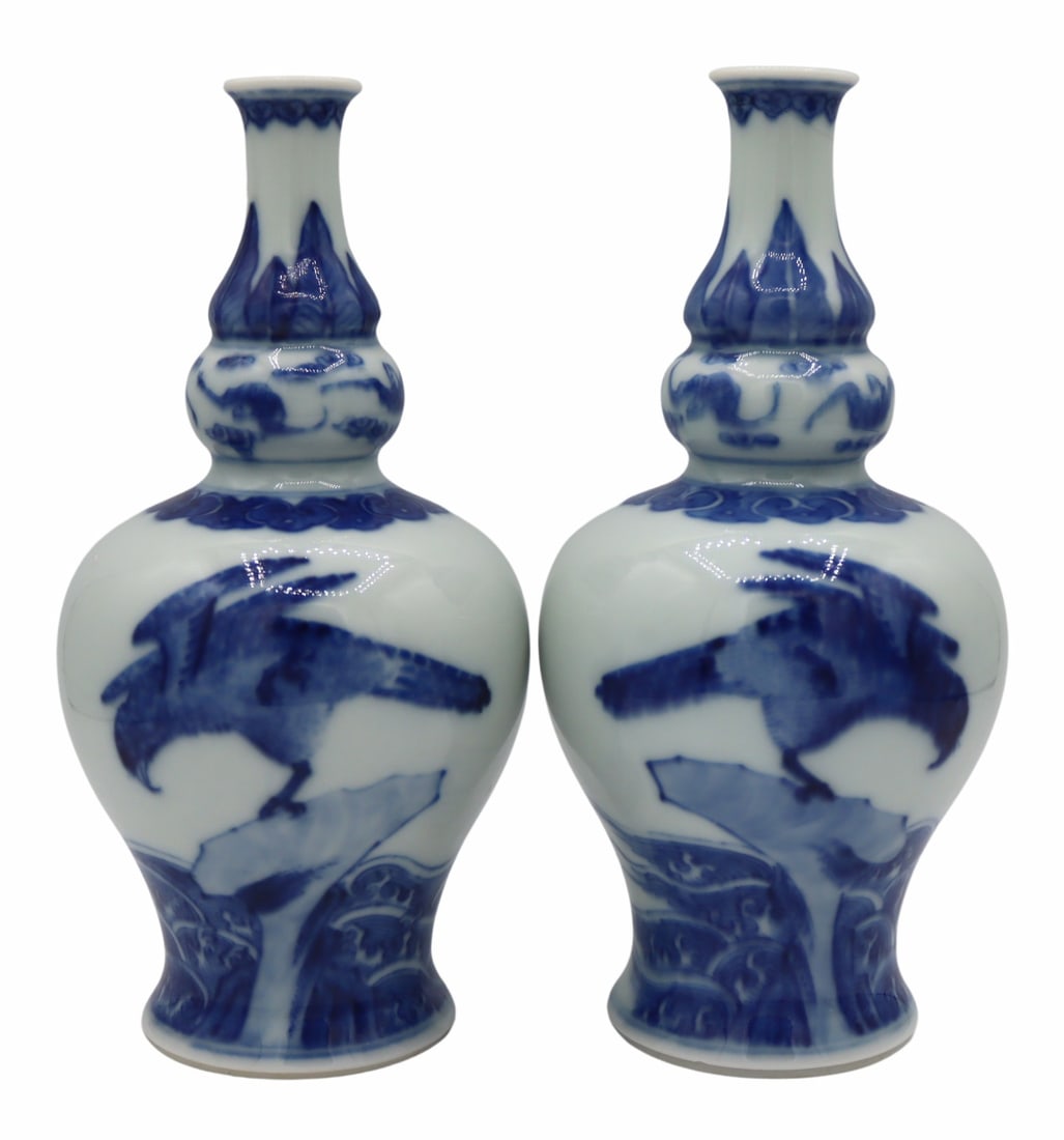 Pair of Chinese Blue and White Hawk Vases. (1 of 7)