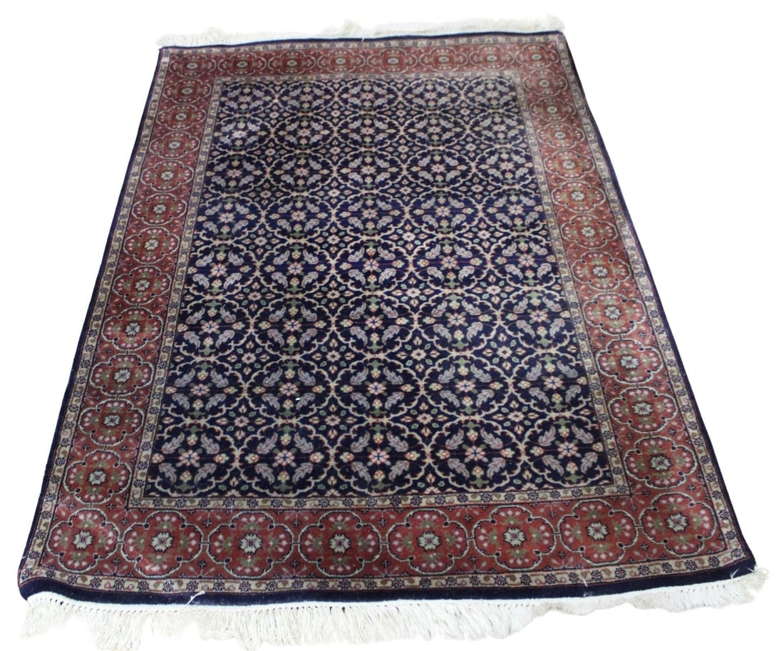 Vintage And Finely Hand Knotted Area Carpet. (1 of 7)