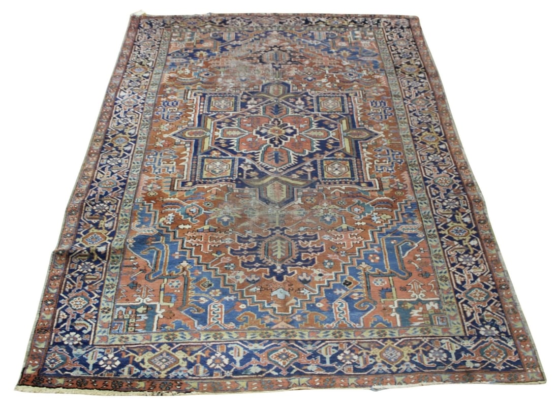 Antique And Finely Hand Knotted Heriz Carpet. (1 of 11)