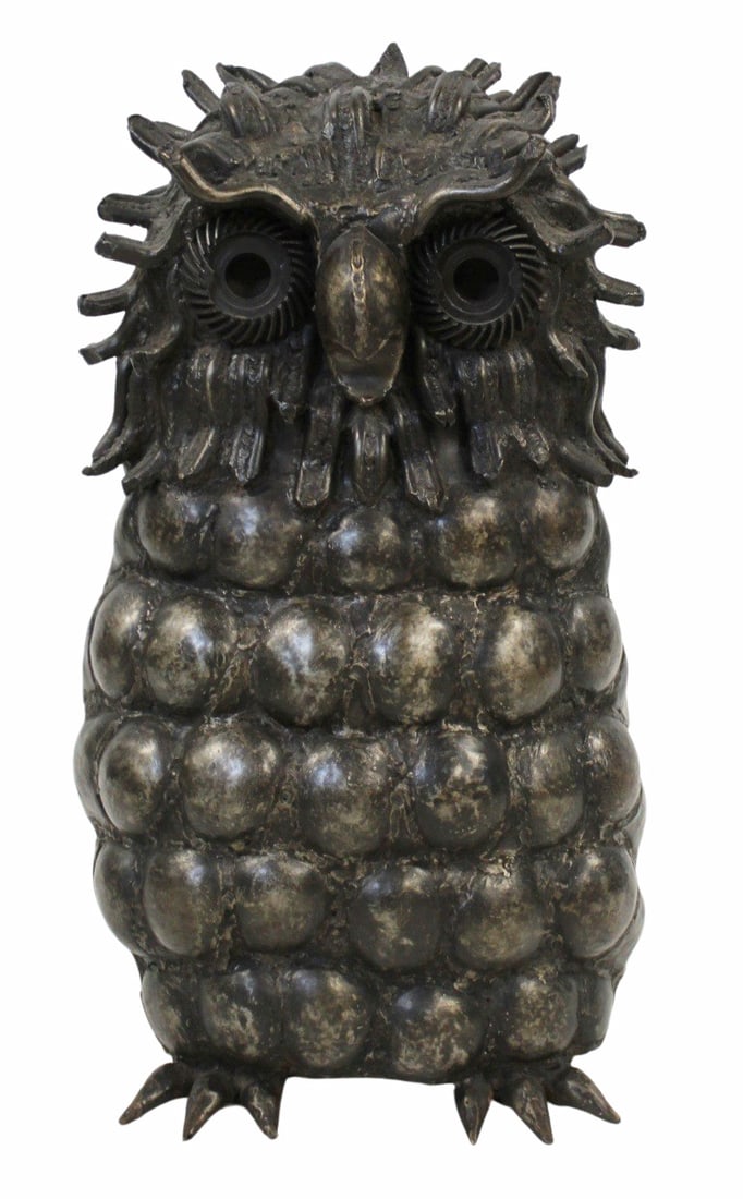 VICTOR DELFIN (Peru, b. 1927).: Victor Delfin born in Peru in 1927. Large and impressive patinated bronze owl with initials VD. From a Rye, NY estate. - Dimensions: 29" h x 18" w.