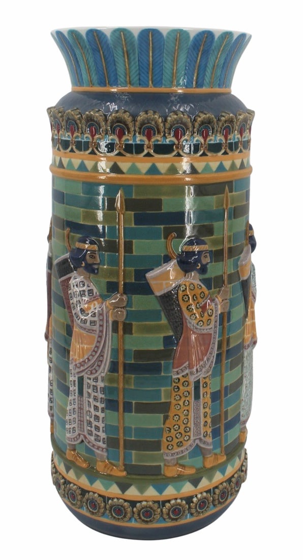 LLADRO Archers Frieze Limited Edition Sculpture: Limited Series of 1500 unit. Sculptor, Marco Antonio Nogueron. Finished, gloss, launch year 2015. Vase # 78 of 1500 signed and numbered with certificate of authenticity. From a Forest Hills, Queens, N