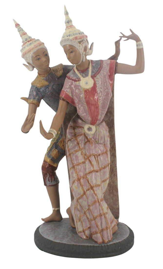LLADRO Porcelain Balinese / Polynesian Dancers. (1 of 8)
