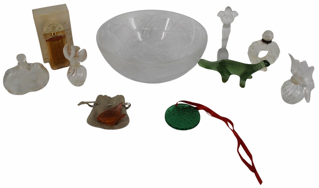 Lalique Crystal Collection 10 Pieces Inc. Bowl: To include 1) "Pinsons" bowl, 9.25" (moderate flea bite on edge), 2) Green dinosaur, 6.25", 3) orange fish with pouch, 1.5", 4) Green Xmas ornament, 1990, 2.5", 5) Sabino